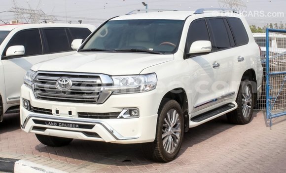 Buy Import Toyota Land Cruiser White Car in Import - Dubai in Conakry Buy Import Toyota Land Cruiser White Car in Import - Dubai in Conakry