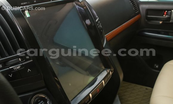 Buy Import Toyota Land Cruiser White Car in Import - Dubai in Conakry Buy Import Toyota Land Cruiser White Car in Import - Dubai in Conakry