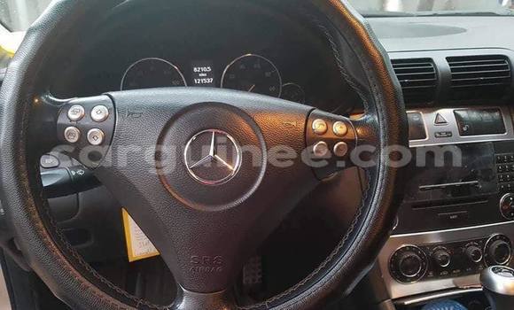 Acheter Occasion Voiture Mercedes-Benz C–Class Gris à Conakry, Conakry Acheter Occasion Voiture Mercedes-Benz C–Class Gris à Conakry, Conakry