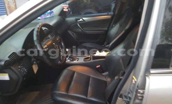 Acheter Occasion Voiture Mercedes-Benz C–Class Gris à Conakry, Conakry Acheter Occasion Voiture Mercedes-Benz C–Class Gris à Conakry, Conakry