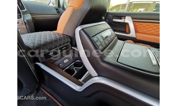 Acheter Import Voiture Toyota Land Cruiser Noir à Import - Dubai, Conakry Acheter Import Voiture Toyota Land Cruiser Noir à Import - Dubai, Conakry