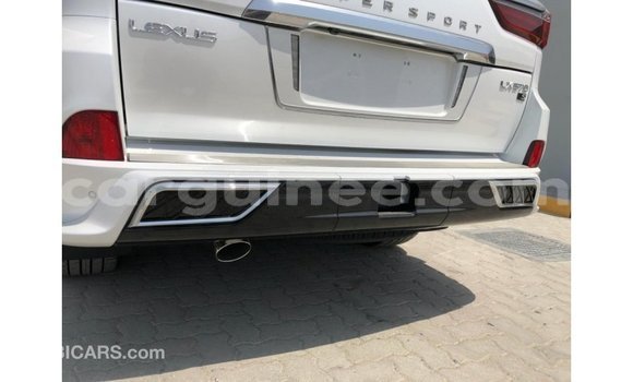 Acheter Import Voiture Lexus LX Blanc à Import - Dubai, Conakry Acheter Import Voiture Lexus LX Blanc à Import - Dubai, Conakry