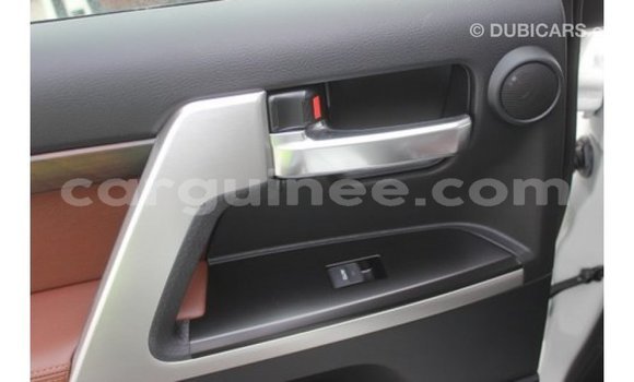 Buy Import Toyota Land Cruiser White Car in Import - Dubai in Conakry Buy Import Toyota Land Cruiser White Car in Import - Dubai in Conakry