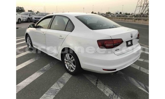 Acheter Import Voiture Volkswagen Jetta Blanc à Import - Dubai, Conakry Acheter Import Voiture Volkswagen Jetta Blanc à Import - Dubai, Conakry