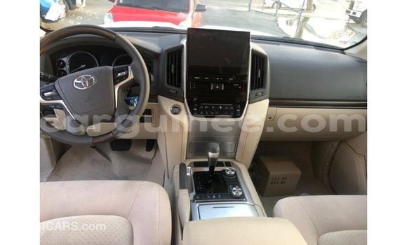 Buy Import Toyota Land Cruiser Black Car in Import - Dubai in Conakry Buy Import Toyota Land Cruiser Black Car in Import - Dubai in Conakry