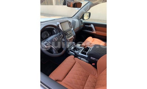 Acheter Import Voiture Toyota Land Cruiser Noir à Import - Dubai, Conakry Acheter Import Voiture Toyota Land Cruiser Noir à Import - Dubai, Conakry