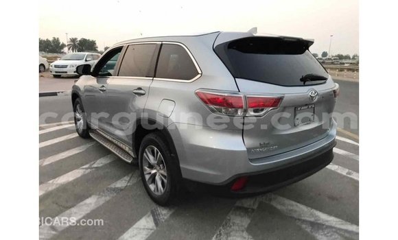 Acheter Import Voiture Toyota Highlander Autre à Import - Dubai, Conakry Acheter Import Voiture Toyota Highlander Autre à Import - Dubai, Conakry