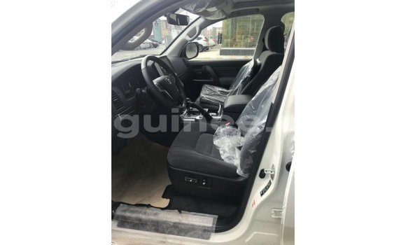 Buy Import Toyota Land Cruiser White Car in Import - Dubai in Conakry Buy Import Toyota Land Cruiser White Car in Import - Dubai in Conakry