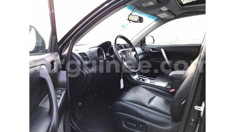 Big with watermark toyota highlander conakry import dubai 3558