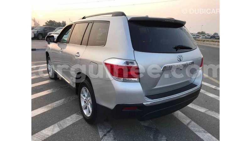 Big with watermark toyota highlander conakry import dubai 3562