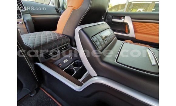 Acheter Import Voiture Toyota Land Cruiser Noir à Import - Dubai, Conakry Acheter Import Voiture Toyota Land Cruiser Noir à Import - Dubai, Conakry