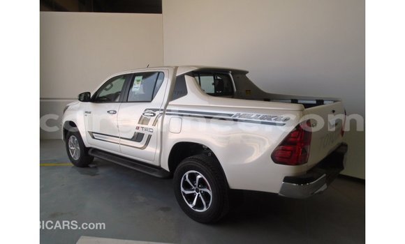 Buy Import Toyota Hilux White Car in Import - Dubai in Conakry Buy Import Toyota Hilux White Car in Import - Dubai in Conakry