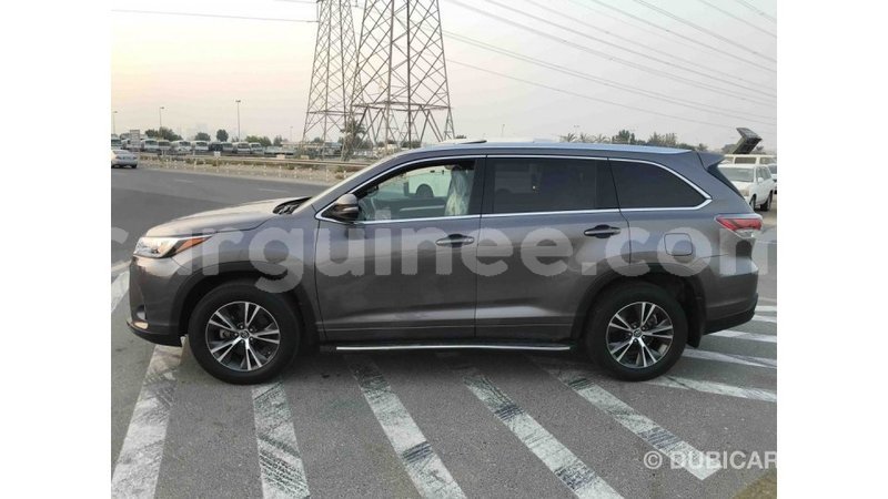 Big with watermark toyota highlander conakry import dubai 3570