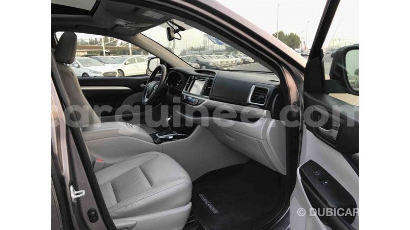 Big with watermark toyota highlander conakry import dubai 3570