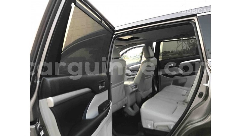 Big with watermark toyota highlander conakry import dubai 3570