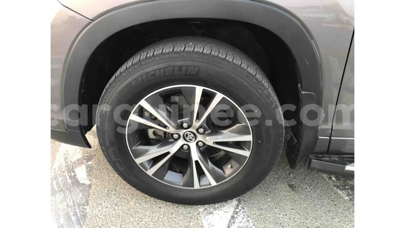 Big with watermark toyota highlander conakry import dubai 3570