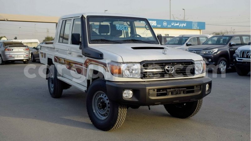 Big with watermark toyota land cruiser conakry import dubai 3572