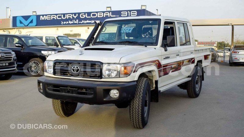 Big with watermark toyota land cruiser conakry import dubai 3572