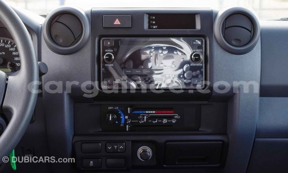 Buy Import Toyota Land Cruiser Beige Car in Import - Dubai in Conakry Buy Import Toyota Land Cruiser Beige Car in Import - Dubai in Conakry
