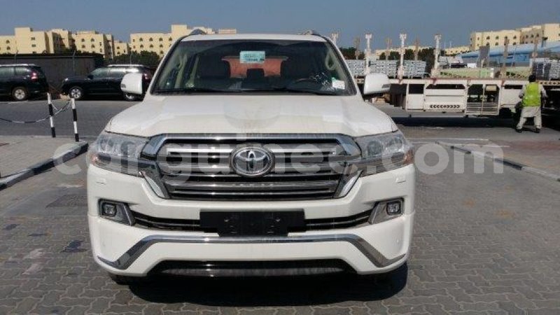 Big with watermark toyota land cruiser conakry import dubai 3573