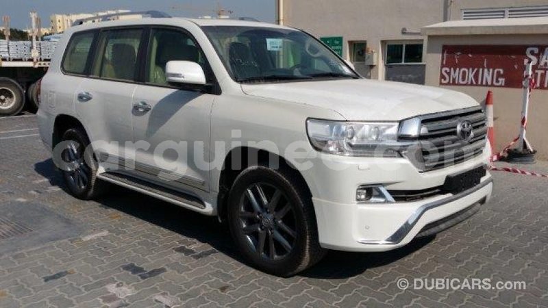 Big with watermark toyota land cruiser conakry import dubai 3573