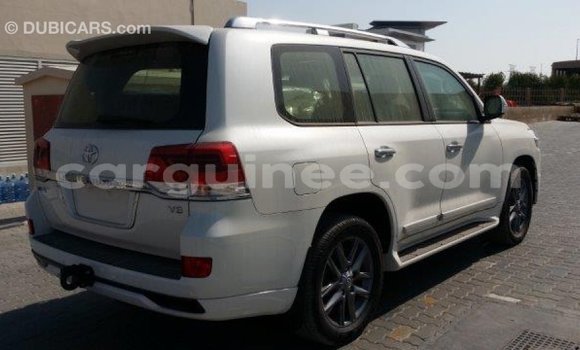 Buy Import Toyota Land Cruiser White Car in Import - Dubai in Conakry Buy Import Toyota Land Cruiser White Car in Import - Dubai in Conakry