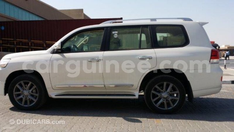 Big with watermark toyota land cruiser conakry import dubai 3573