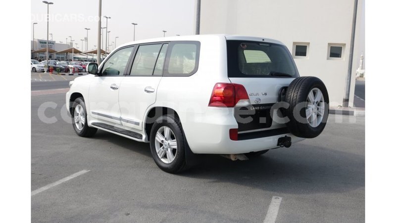 Big with watermark toyota land cruiser conakry import dubai 3576