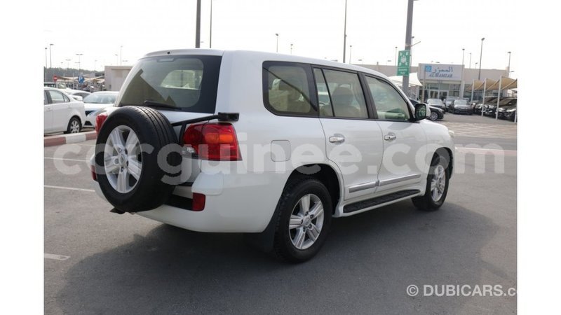 Big with watermark toyota land cruiser conakry import dubai 3576