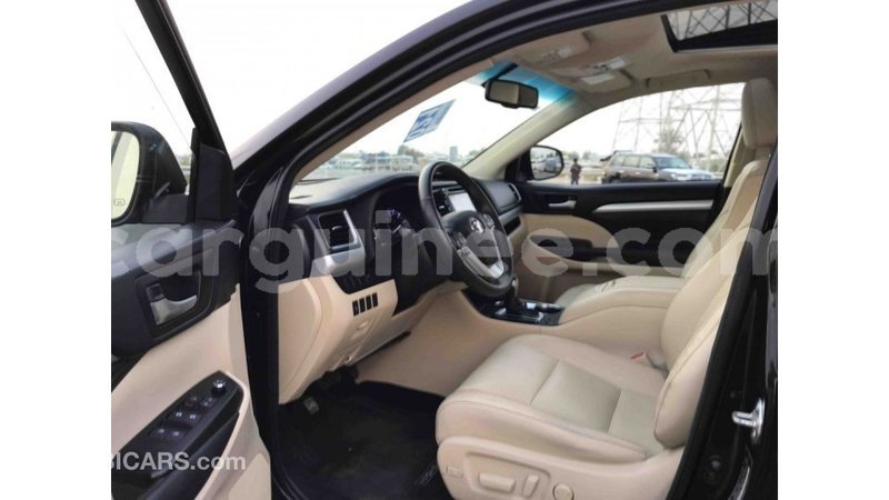 Big with watermark toyota highlander conakry import dubai 3640