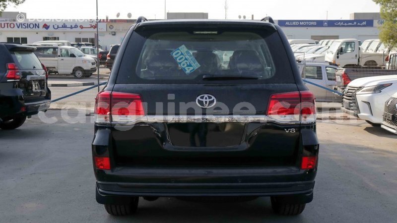 Big with watermark toyota land cruiser conakry import dubai 3643