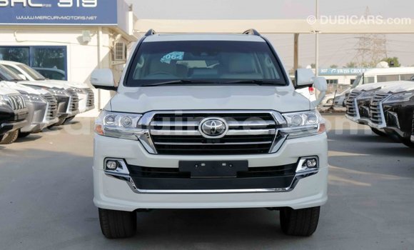 Buy Import Toyota Land Cruiser White Car in Import - Dubai in Conakry Buy Import Toyota Land Cruiser White Car in Import - Dubai in Conakry