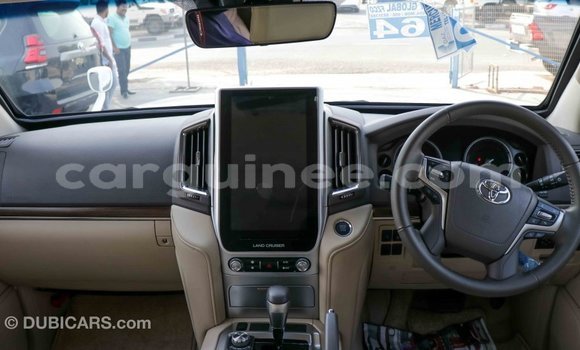 Buy Import Toyota Land Cruiser White Car in Import - Dubai in Conakry Buy Import Toyota Land Cruiser White Car in Import - Dubai in Conakry