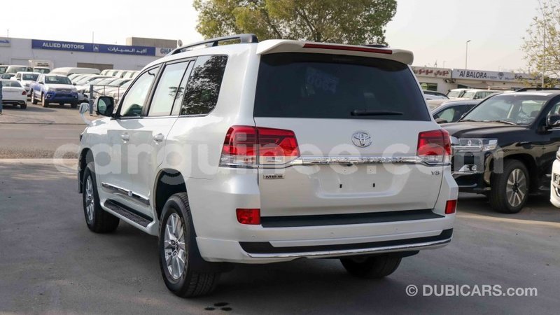 Big with watermark toyota land cruiser conakry import dubai 3646