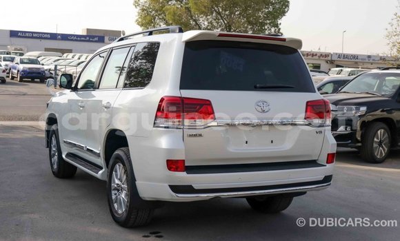 Buy Import Toyota Land Cruiser White Car in Import - Dubai in Conakry Buy Import Toyota Land Cruiser White Car in Import - Dubai in Conakry