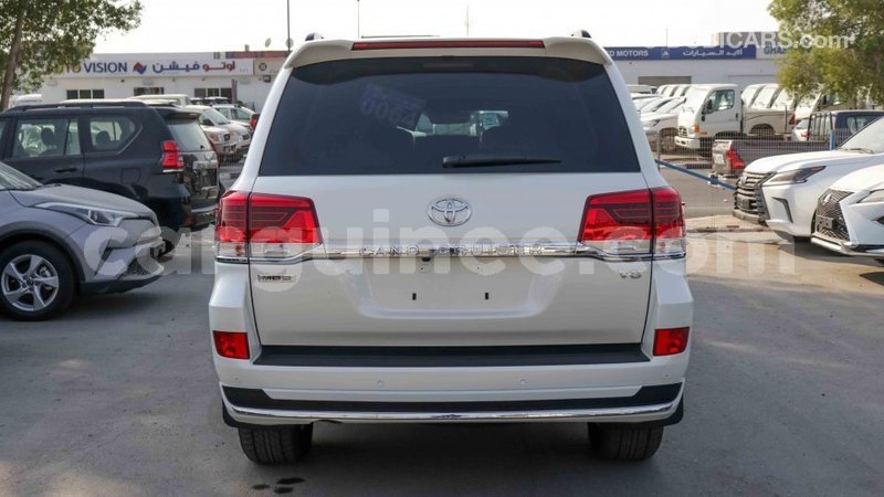 Big with watermark toyota land cruiser conakry import dubai 3646