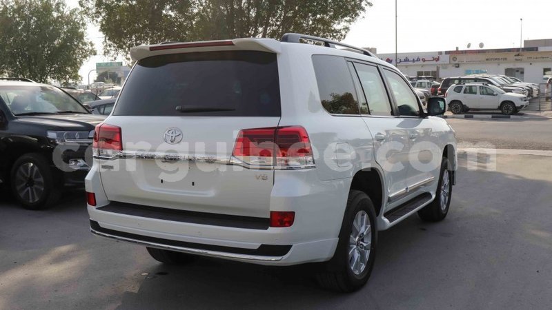 Big with watermark toyota land cruiser conakry import dubai 3646