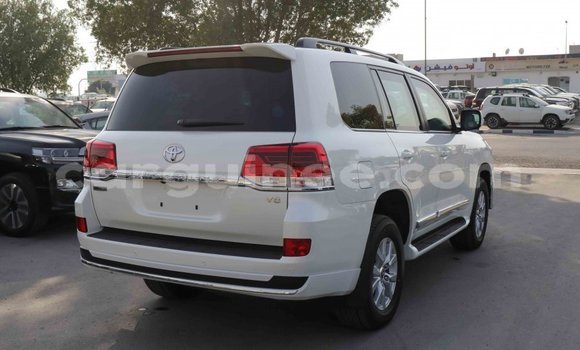 Buy Import Toyota Land Cruiser White Car in Import - Dubai in Conakry Buy Import Toyota Land Cruiser White Car in Import - Dubai in Conakry