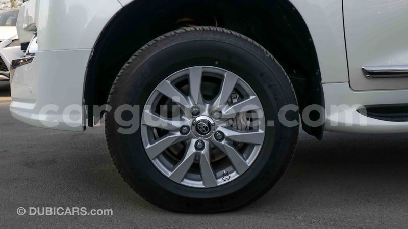 Big with watermark toyota land cruiser conakry import dubai 3646