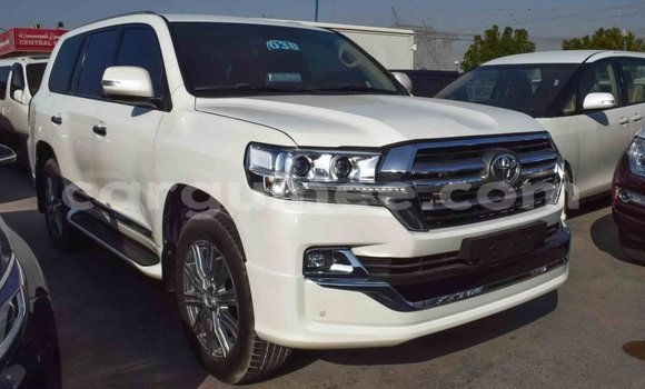 Buy Import Toyota Land Cruiser White Car in Import - Dubai in Conakry Buy Import Toyota Land Cruiser White Car in Import - Dubai in Conakry