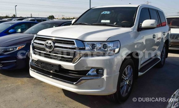 Buy Import Toyota Land Cruiser White Car in Import - Dubai in Conakry Buy Import Toyota Land Cruiser White Car in Import - Dubai in Conakry