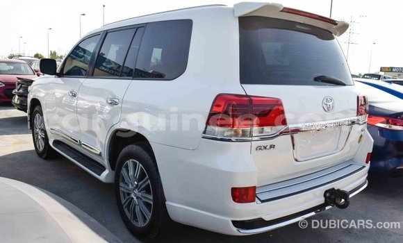 Buy Import Toyota Land Cruiser White Car in Import - Dubai in Conakry Buy Import Toyota Land Cruiser White Car in Import - Dubai in Conakry