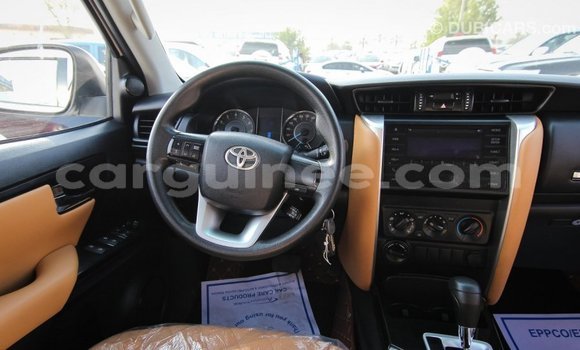 Acheter Import Voiture Toyota Fortuner Blanc à Import - Dubai, Conakry Acheter Import Voiture Toyota Fortuner Blanc à Import - Dubai, Conakry