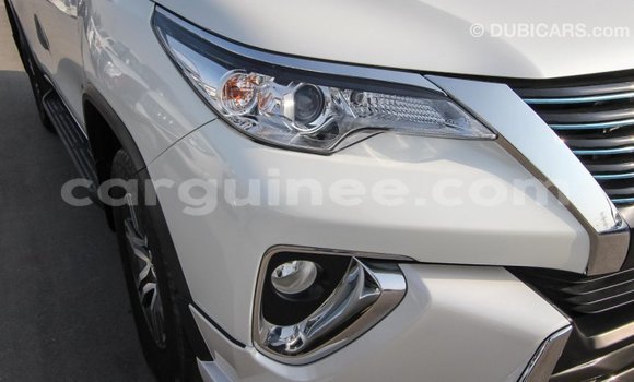 Acheter Import Voiture Toyota Fortuner Blanc à Import - Dubai, Conakry Acheter Import Voiture Toyota Fortuner Blanc à Import - Dubai, Conakry