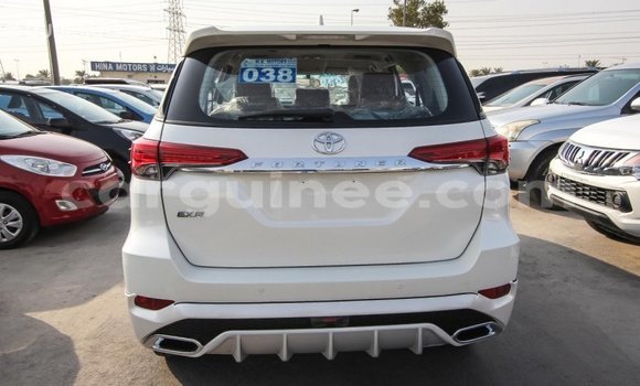 Acheter Import Voiture Toyota Fortuner Blanc à Import - Dubai, Conakry Acheter Import Voiture Toyota Fortuner Blanc à Import - Dubai, Conakry