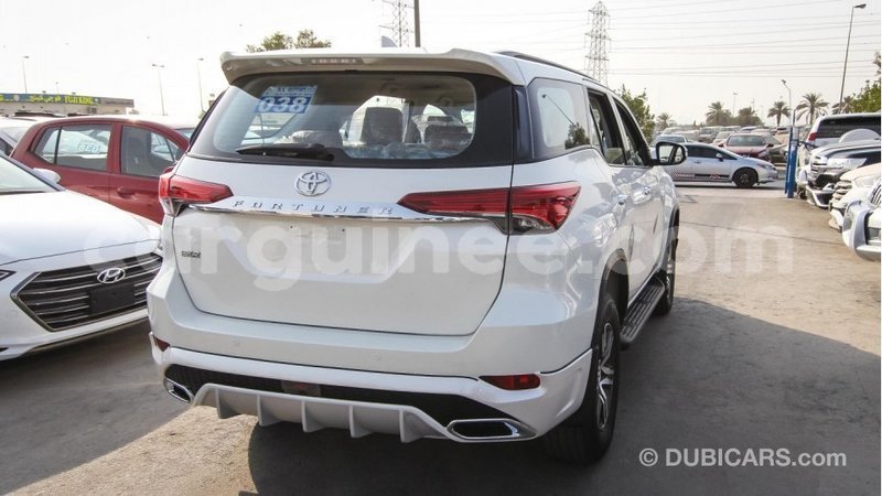 Big with watermark toyota fortuner conakry import dubai 3662