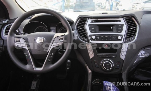 Buy Import Hyundai Santa Fe White Car in Import - Dubai in Conakry Buy Import Hyundai Santa Fe White Car in Import - Dubai in Conakry