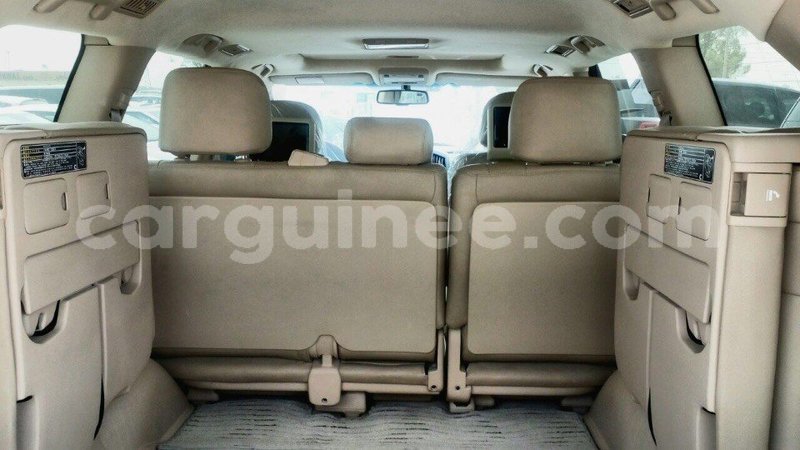 Big with watermark toyota land cruiser conakry import dubai 3669