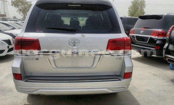 Buy Import Toyota Land Cruiser Other Car in Import - Dubai in Conakry Buy Import Toyota Land Cruiser Other Car in Import - Dubai in Conakry
