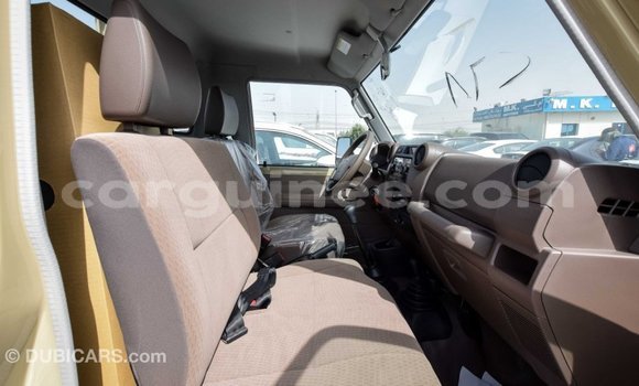 Buy Import Toyota Land Cruiser Beige Car in Import - Dubai in Conakry Buy Import Toyota Land Cruiser Beige Car in Import - Dubai in Conakry